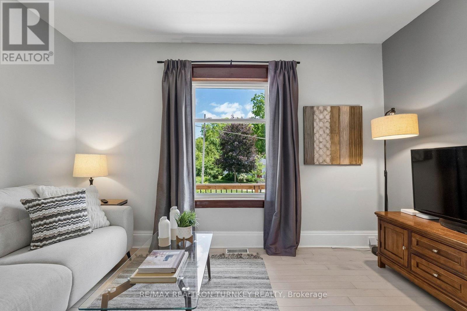 72 VINCENT STREET - 8