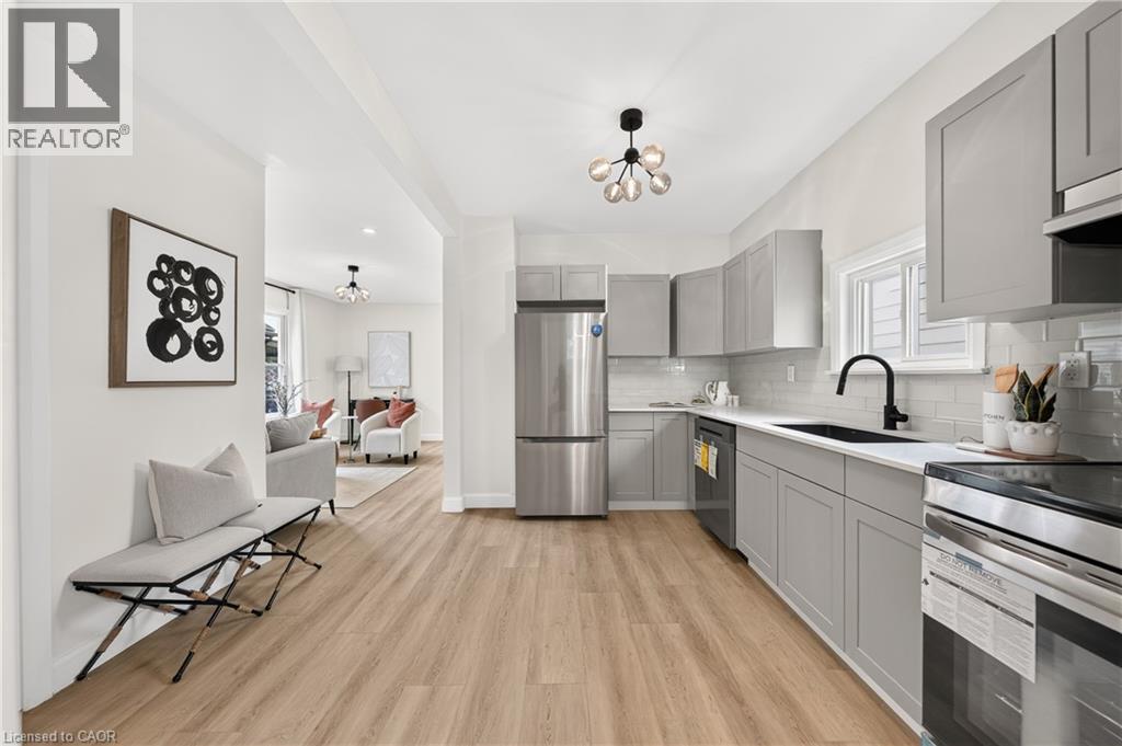 51 QUEEN Street S - 17