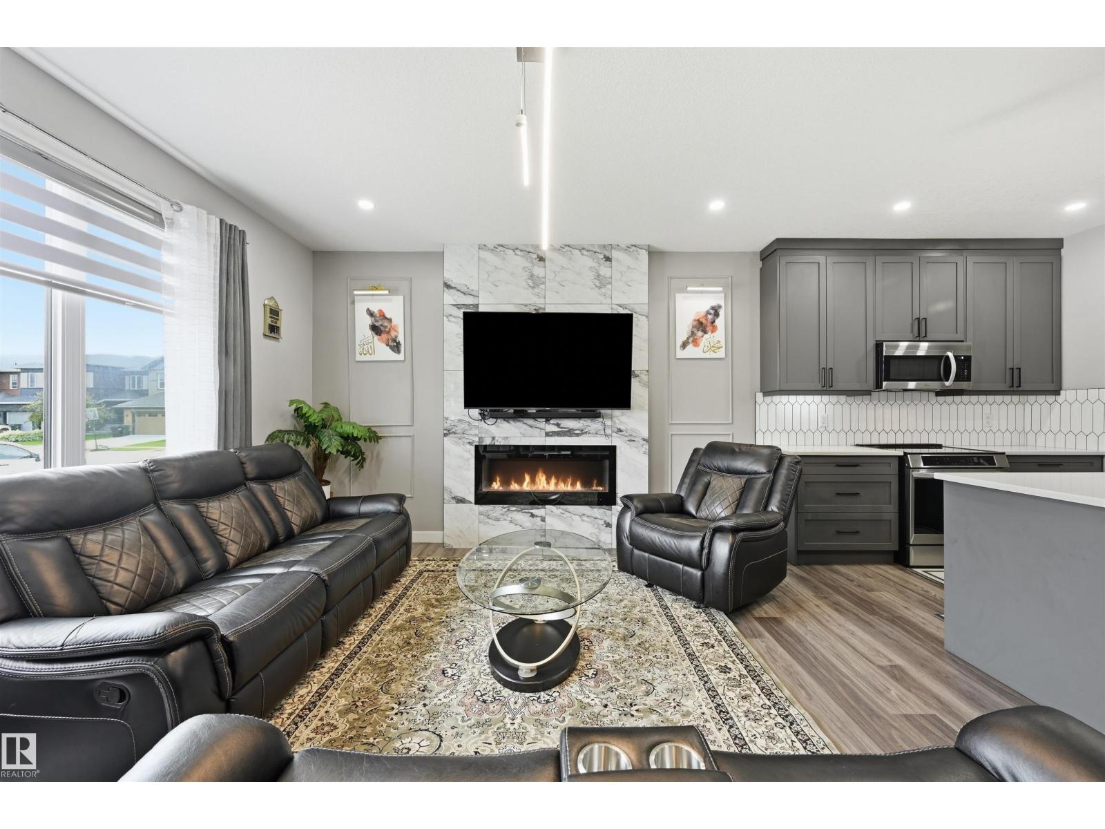 3 PENN PL - Image 3