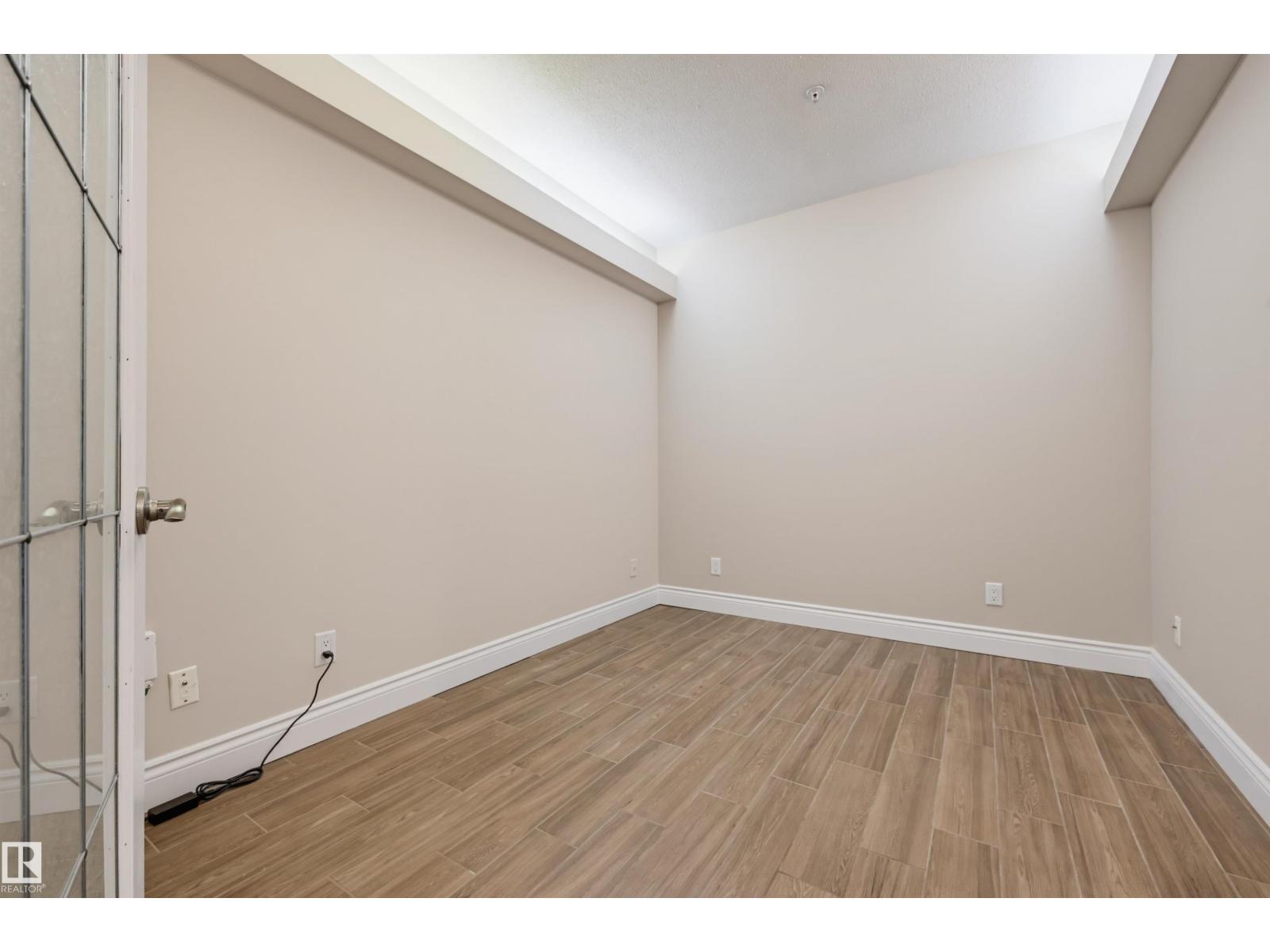 #108 11650 79 AV NW - 35