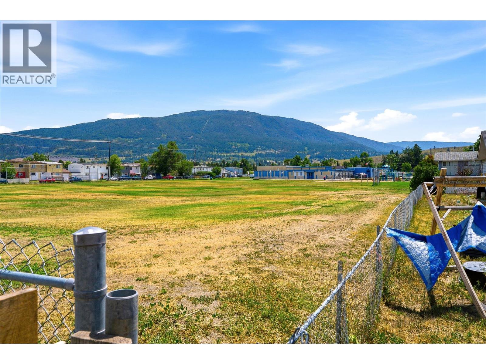 2664 Coutlee Avenue - 39