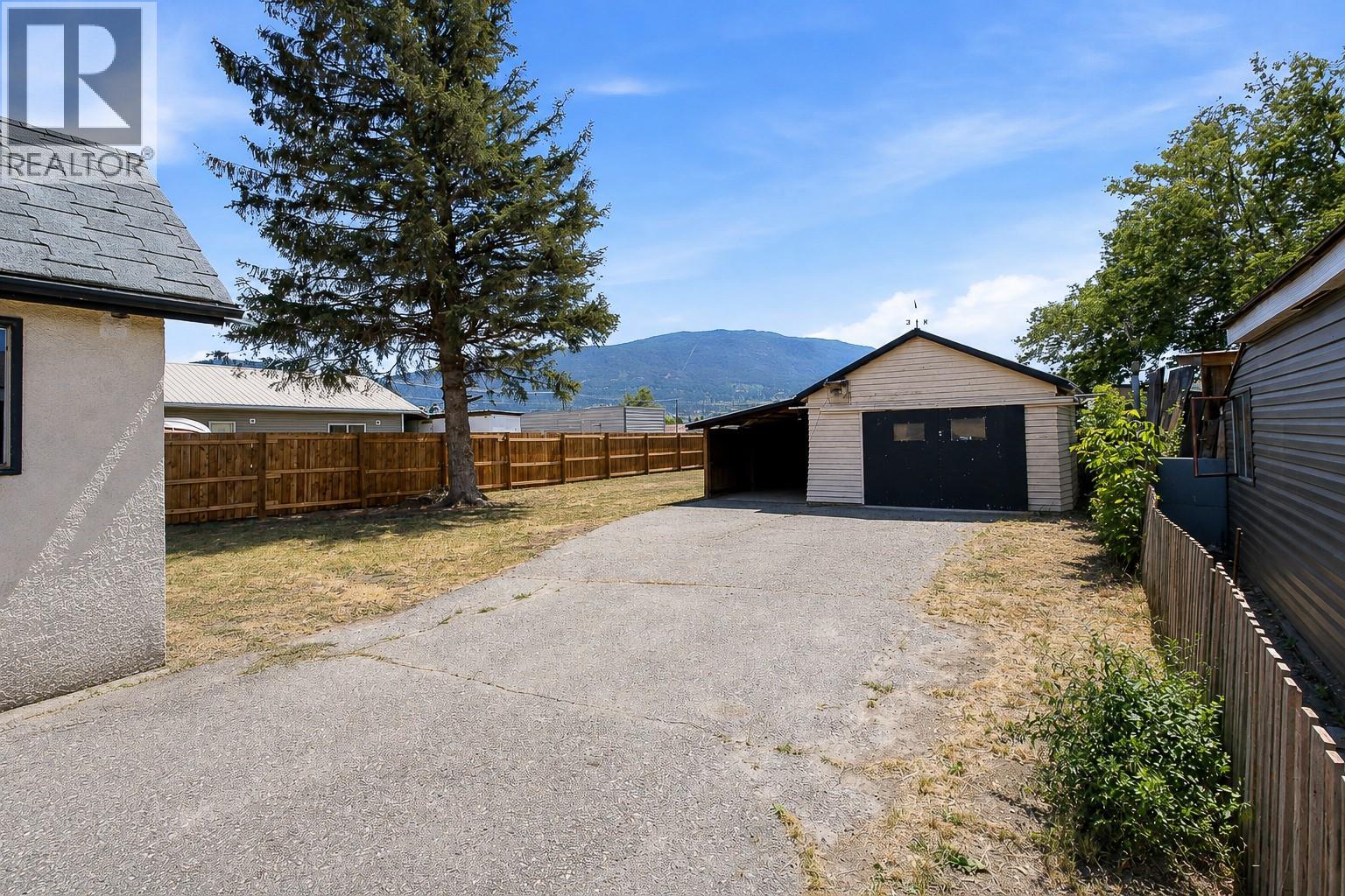 2664 Coutlee Avenue - 42