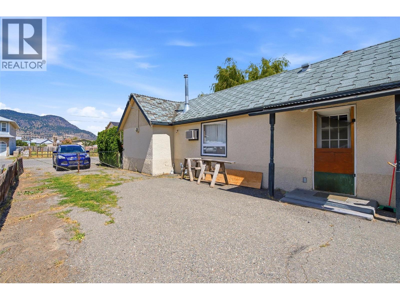 2664 Coutlee Avenue - 41