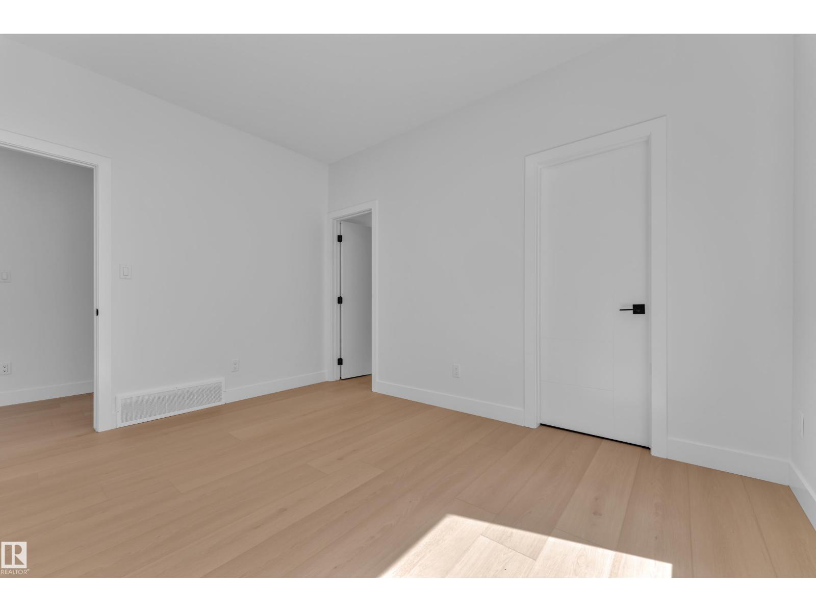 4004 40 Street - Photo 8