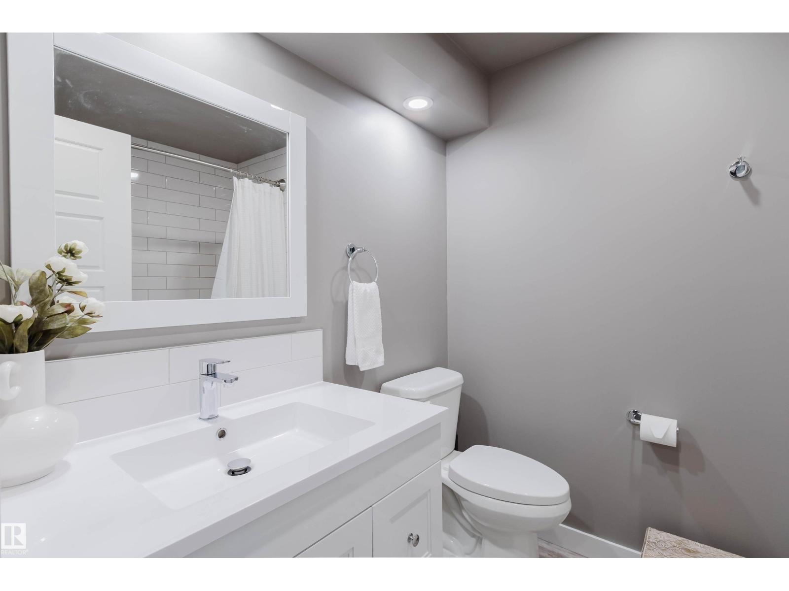 16811 40 ST NW - 33