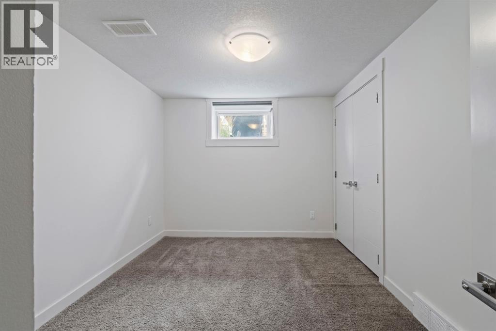 38 Westwood Drive SW - 33