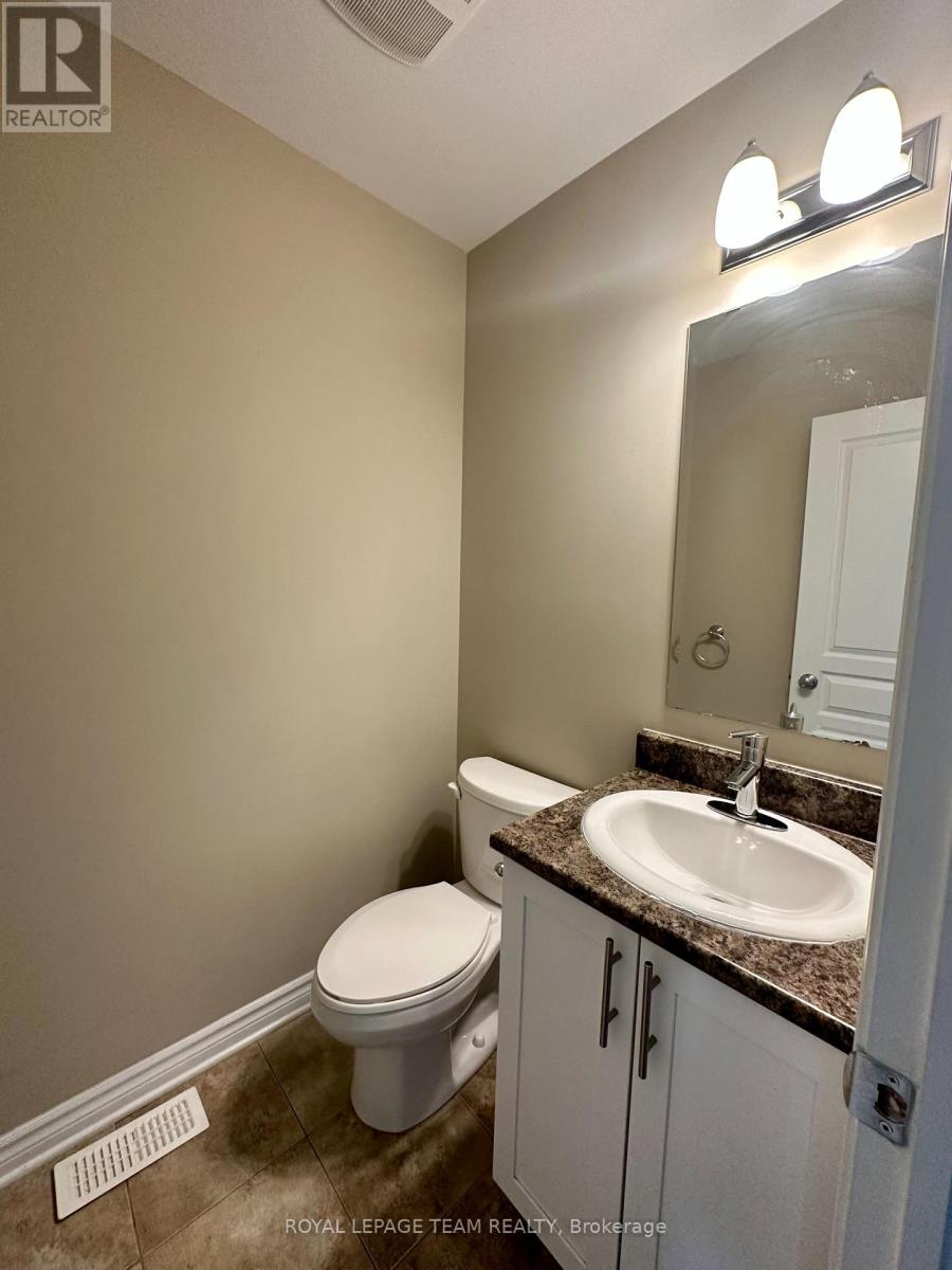 3 Bed, 3 Bath House for Rent in Ottawa – 940 COBBLE HILL DRIVE, Ottawa – MLS# X13648124 - Image 12