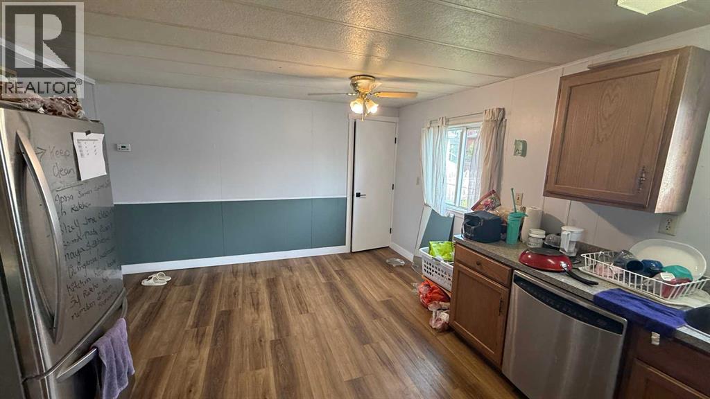 275 7 Street SE - Image 4