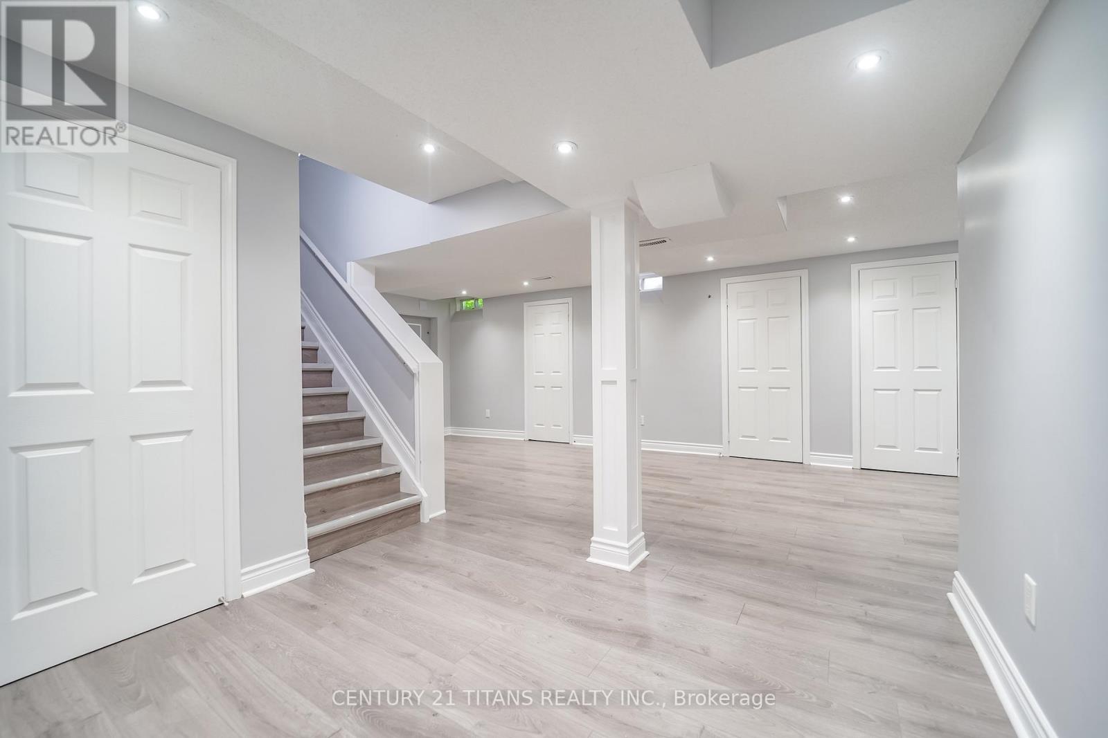 94 GREENHALF DRIVE - 33