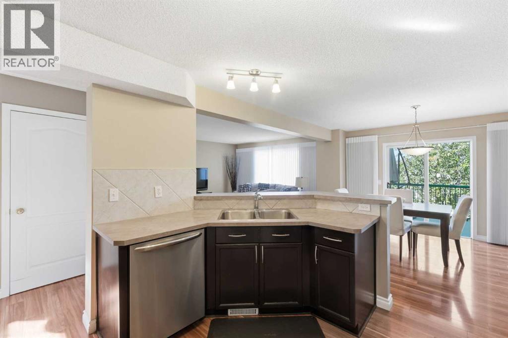 140 Arbour Stone Crescent NW - Image 15