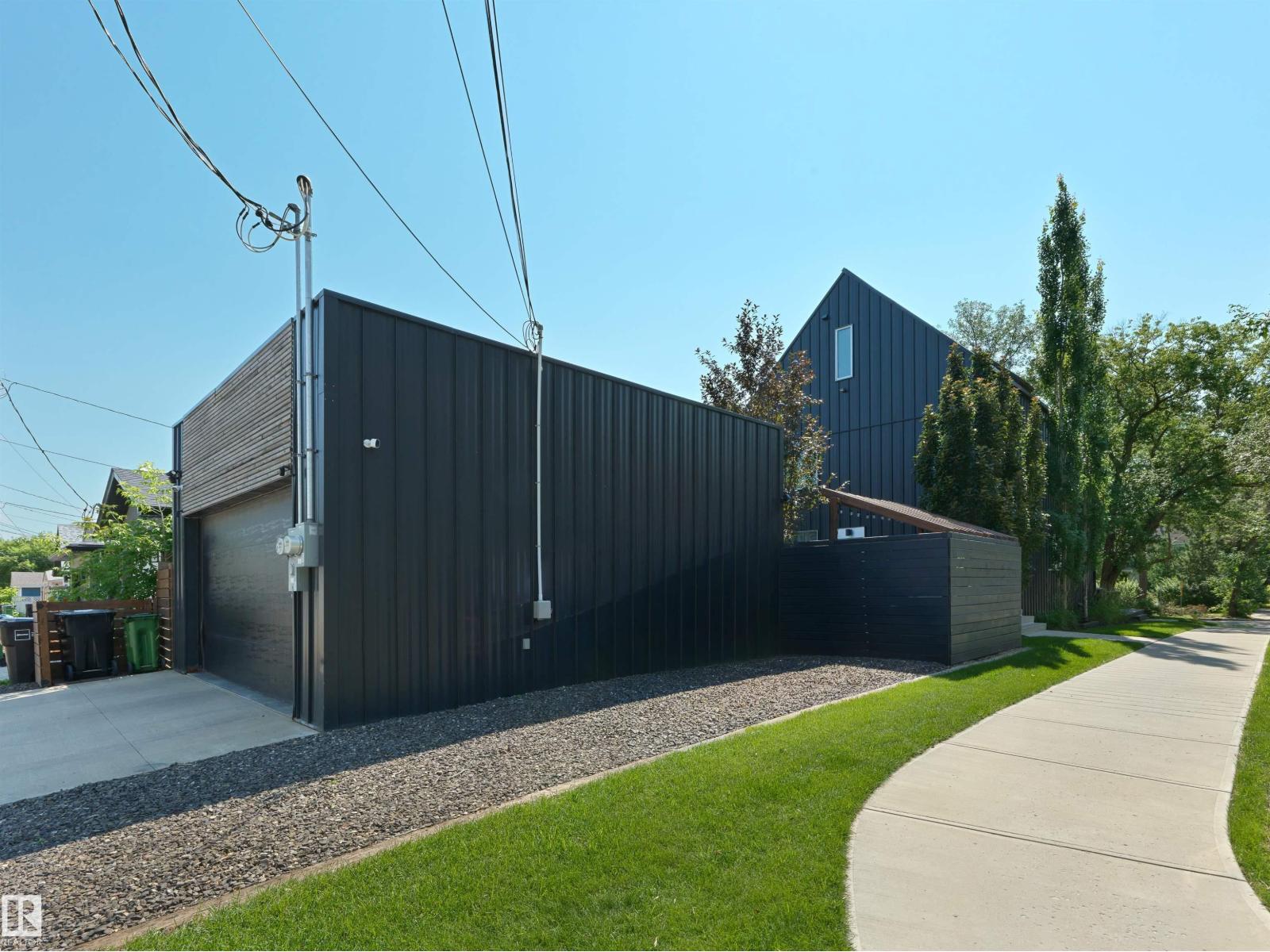 8011 110 ST NW - 41