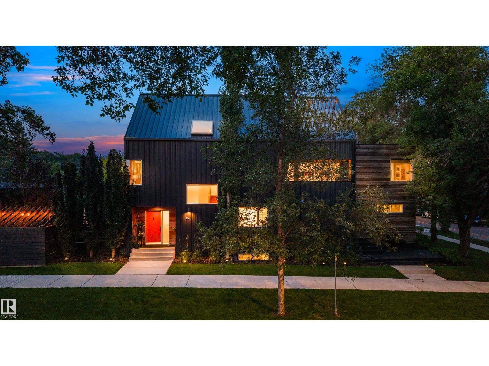 8011 110 ST NW - 47