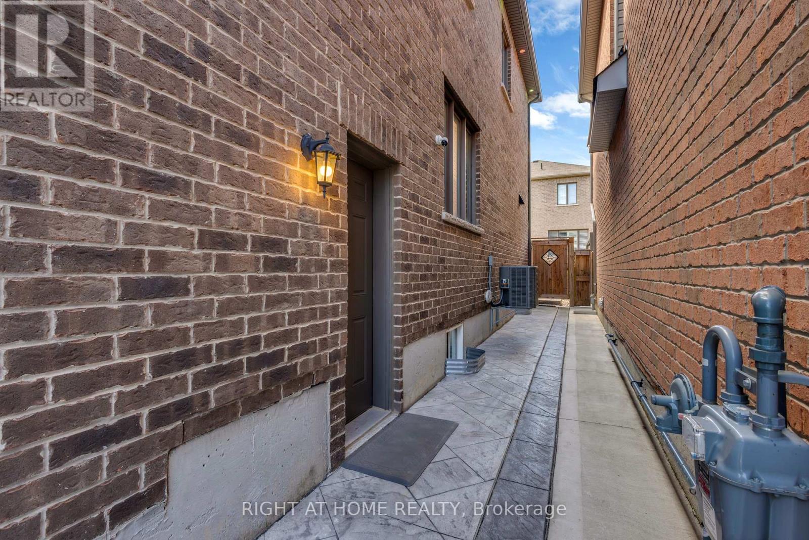 866 MAGNOLIA TERRACE - 46