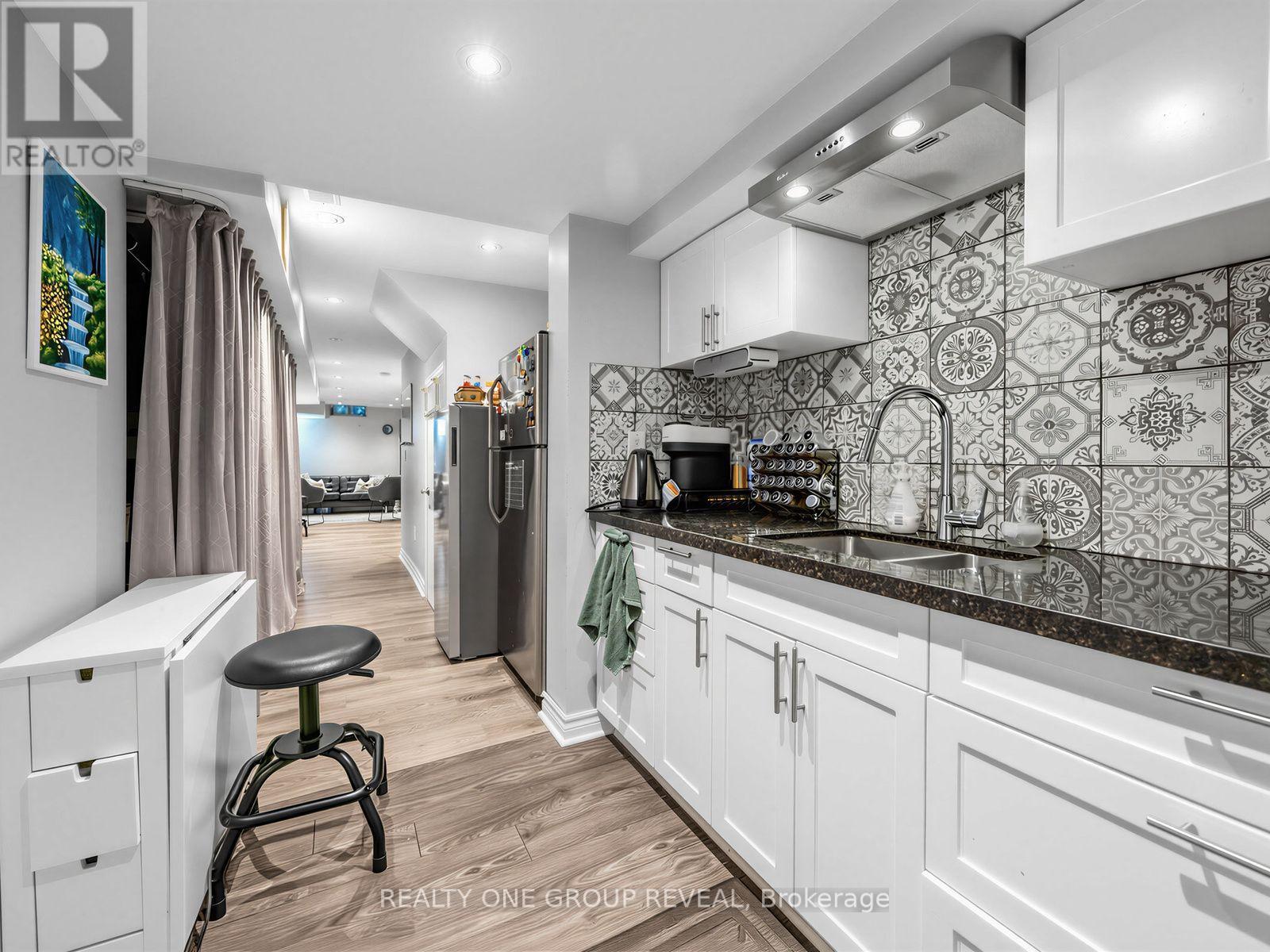 6122 COXSWAIN CRESCENT - 20