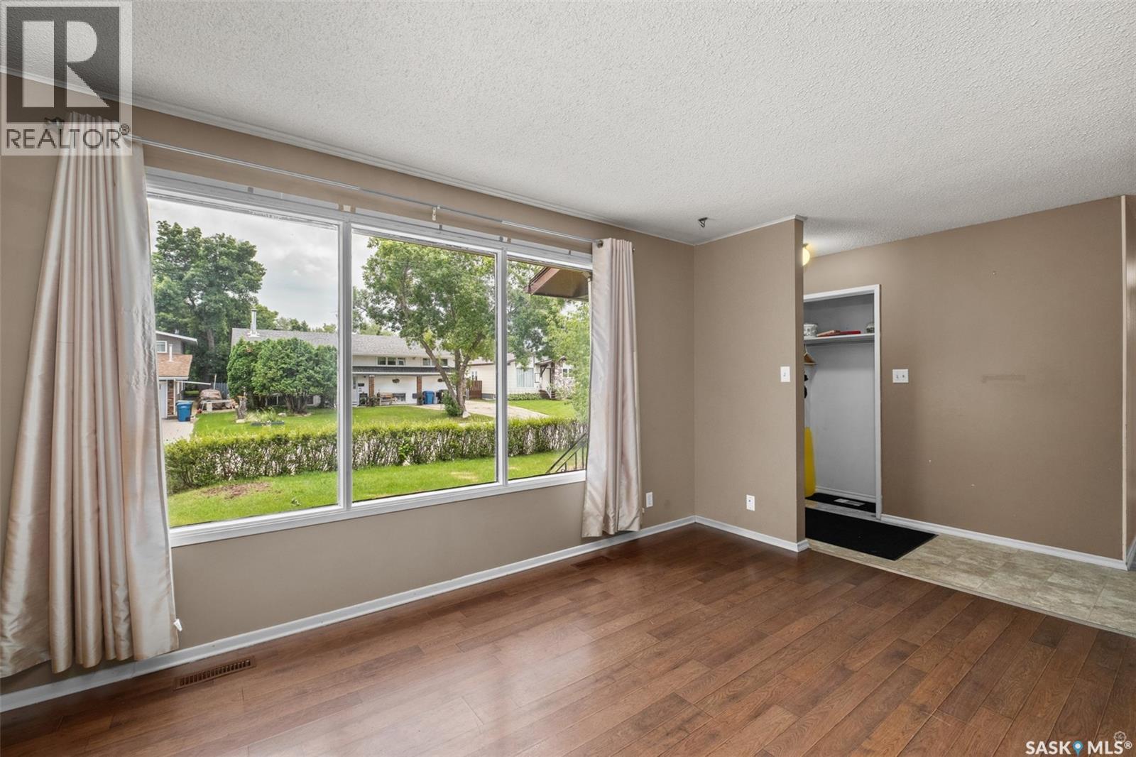 1338 Lacroix CRESCENT - Image 6