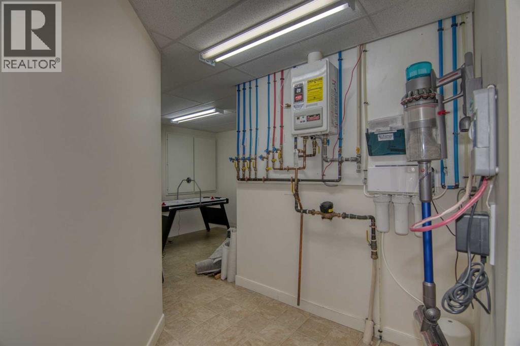 44 Fairmont Point S - Image 33