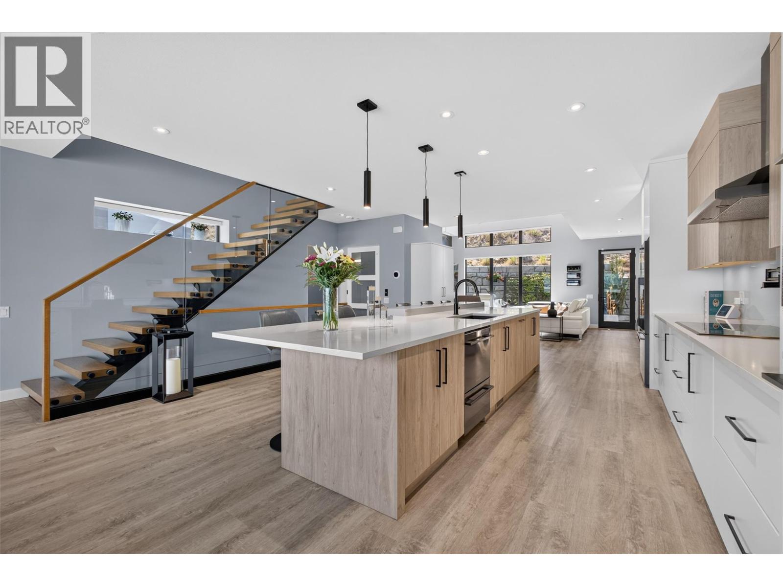  537 Hawes Court, Kelowna