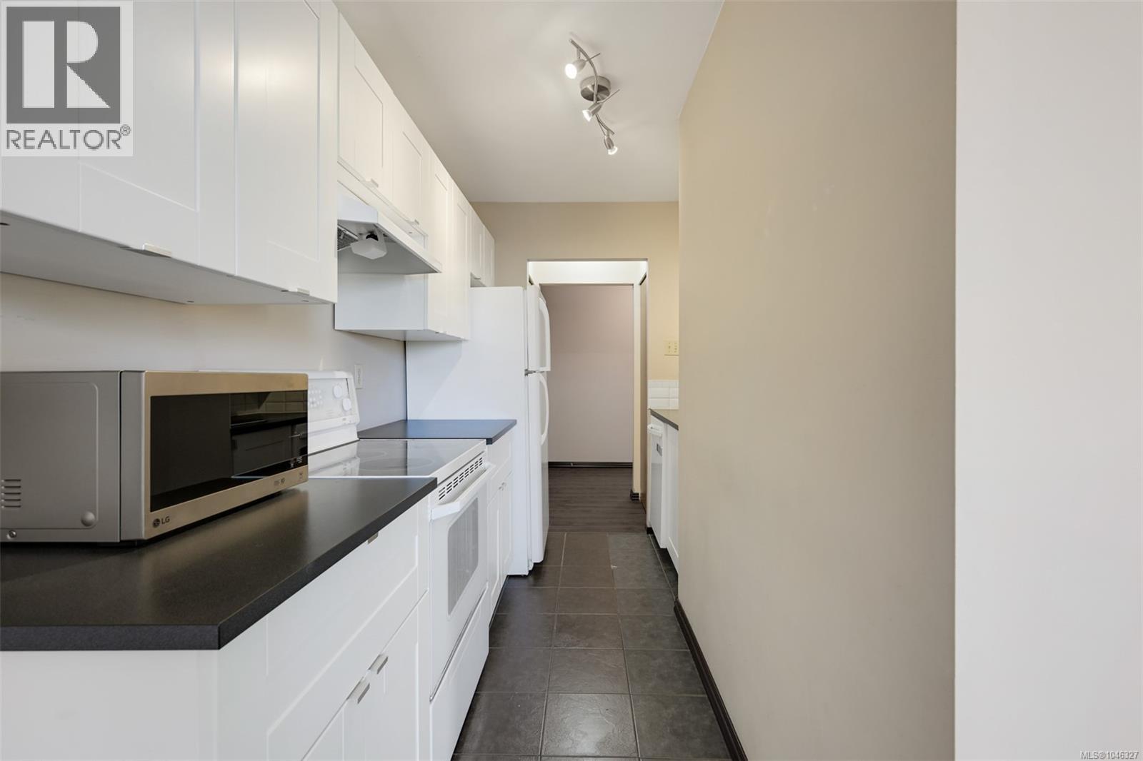 #505 1745 Leighton Rd - 3