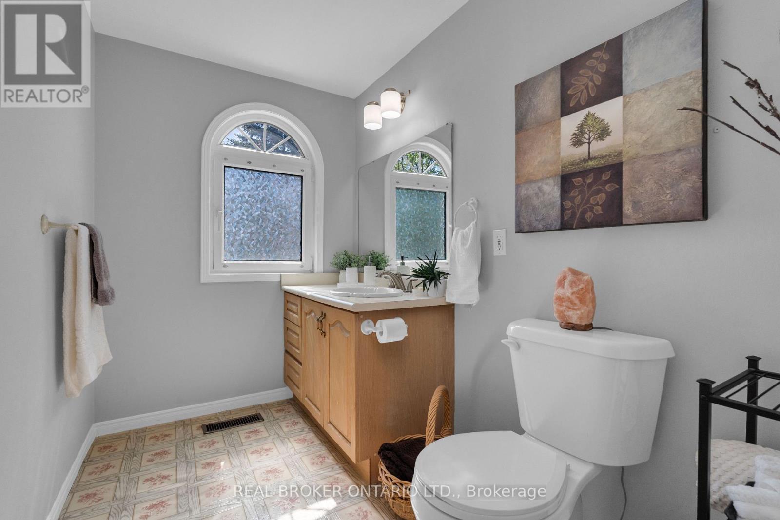 215 MARY ANNE DRIVE - Image 37