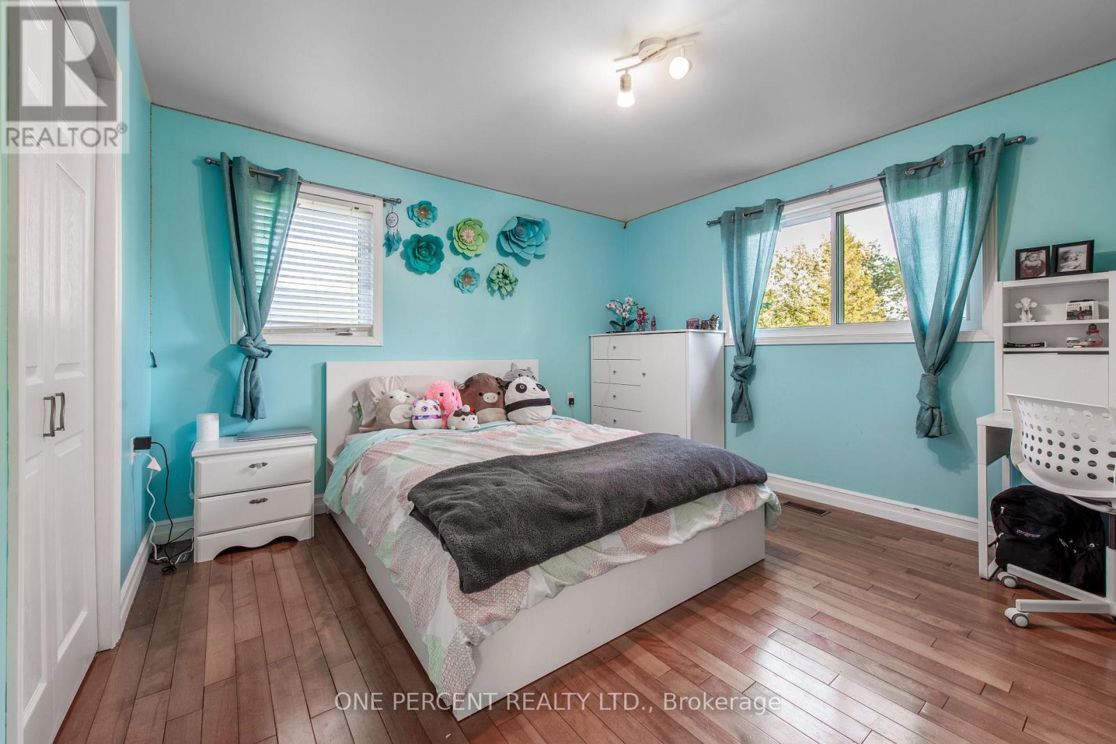 10 CAMPBELL ROAD - 16