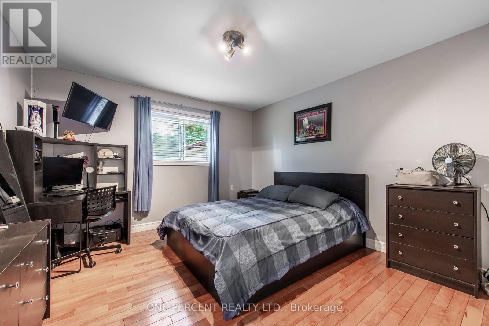 10 CAMPBELL ROAD - 20