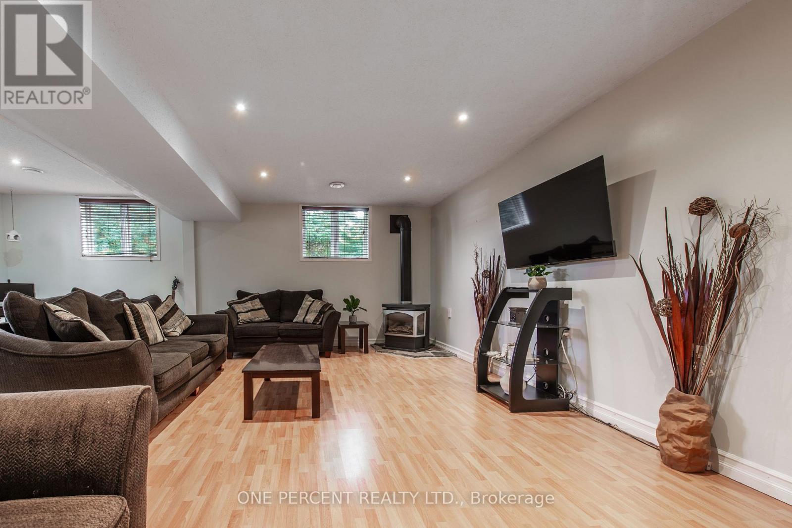 10 CAMPBELL ROAD - 24