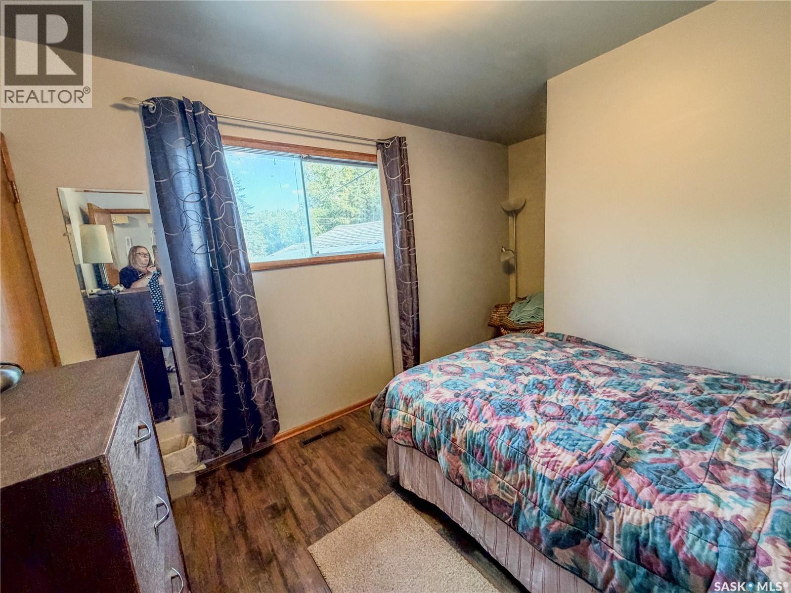143 Gladstone AVENUE N - 14