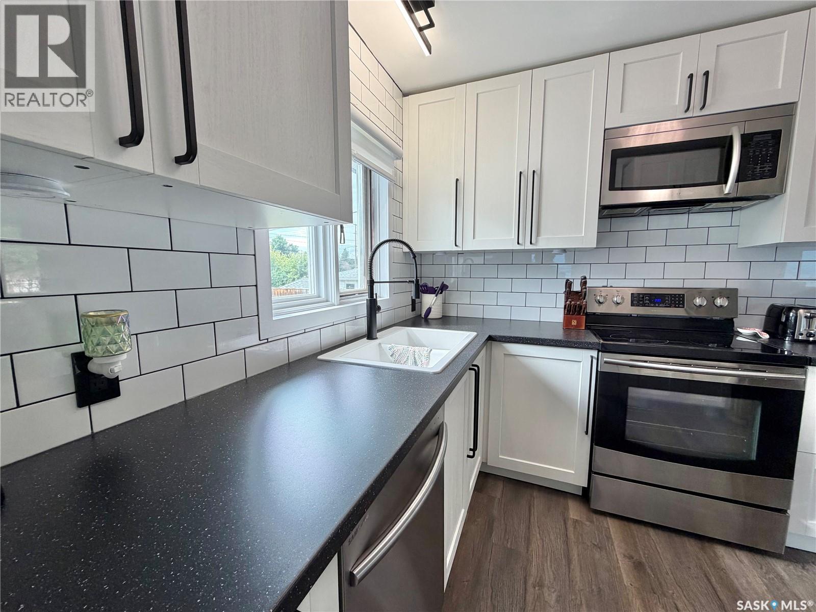 206 Third AVENUE S, Yorkton — photo 3