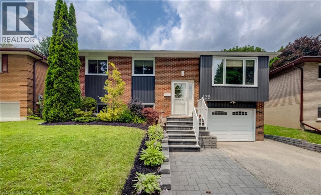 138 MORNINGDALE Crescent — photo 1