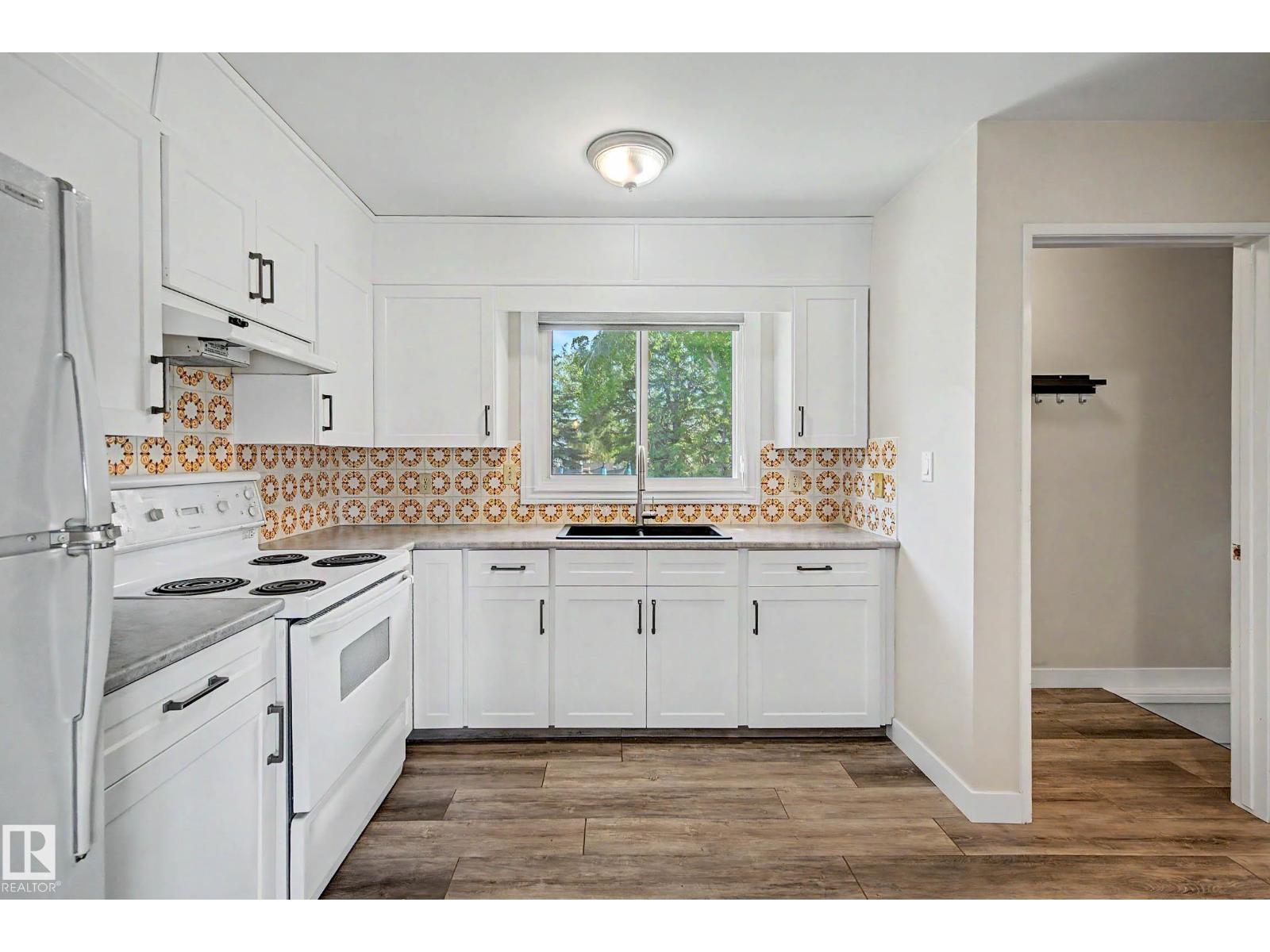 2911 83 Street NW - Photo 13