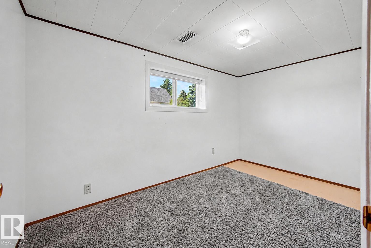 2911 83 Street NW - Photo 27