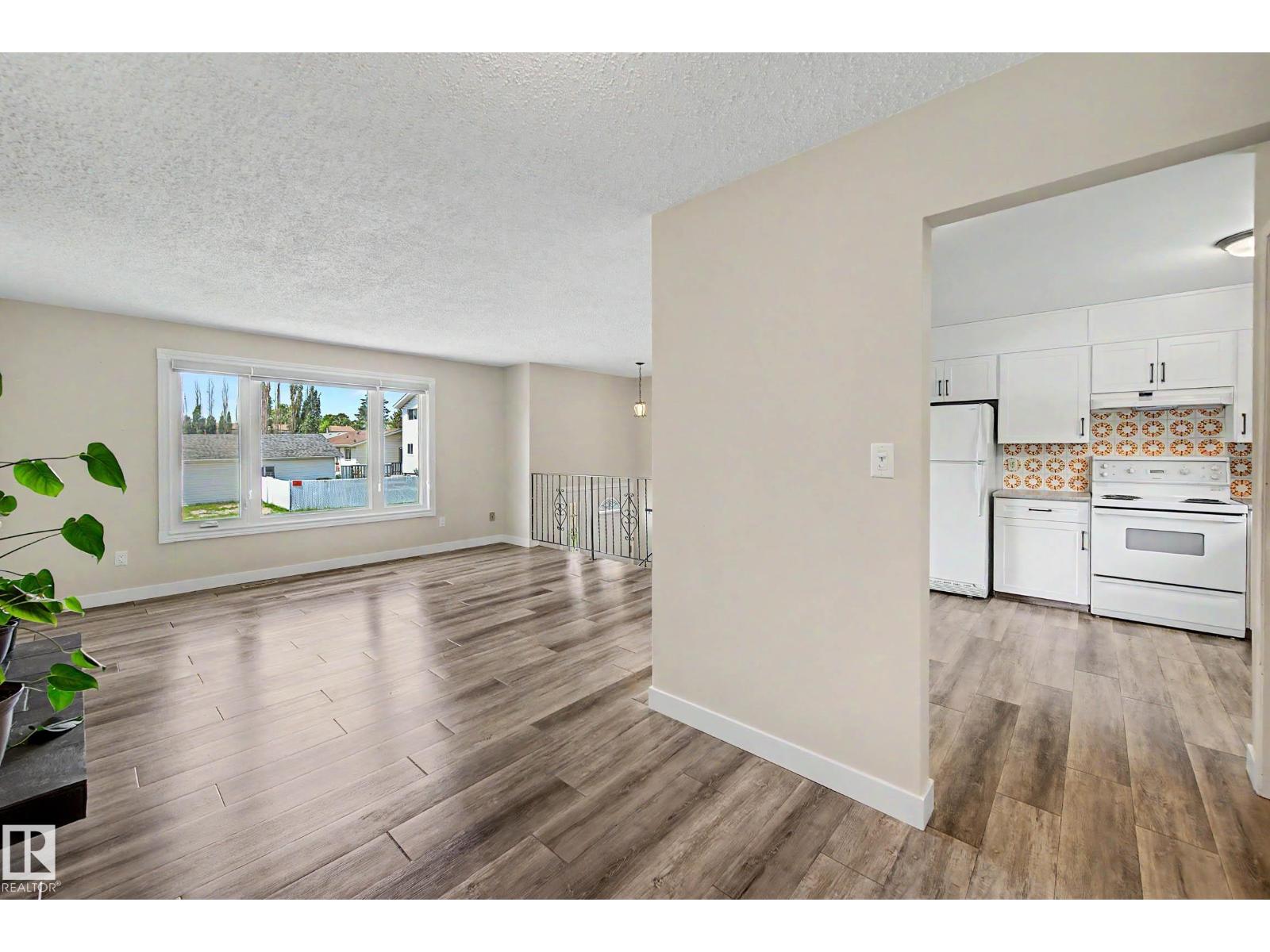 2911 83 Street NW - Photo 11