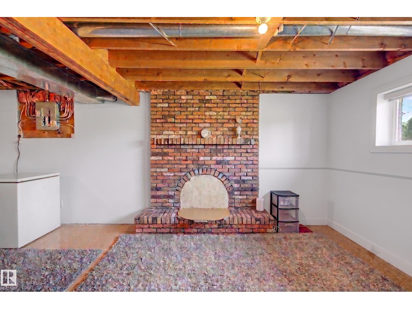 2911 83 Street NW - Photo 34