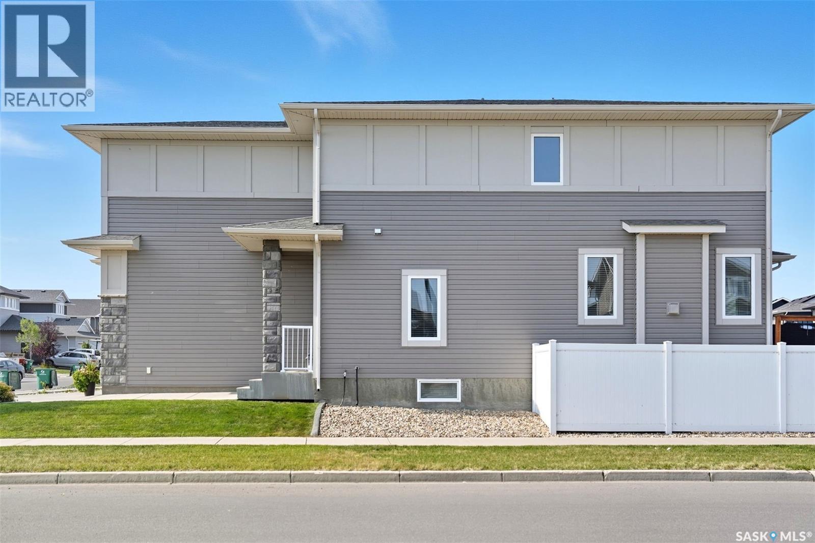 387 Underhill BEND - Image 4