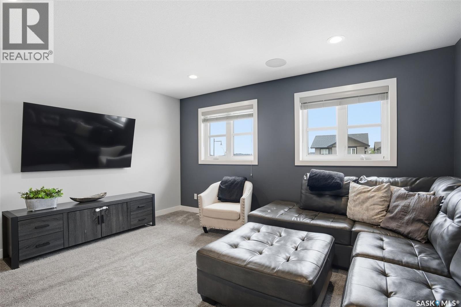 387 Underhill BEND - Image 30