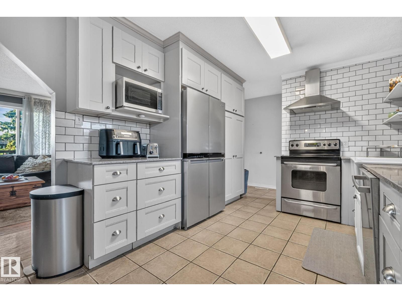 5307 104 Avenue NW - Photo 12