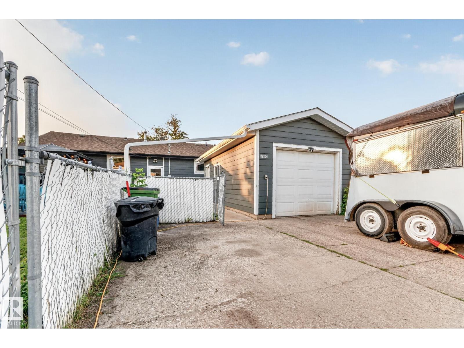 5307 104 Avenue NW - Photo 25