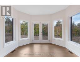 Primary Bedroom - 74 Ruby Ridge, Oro Medonte, ON L0L2E0 Photo 6