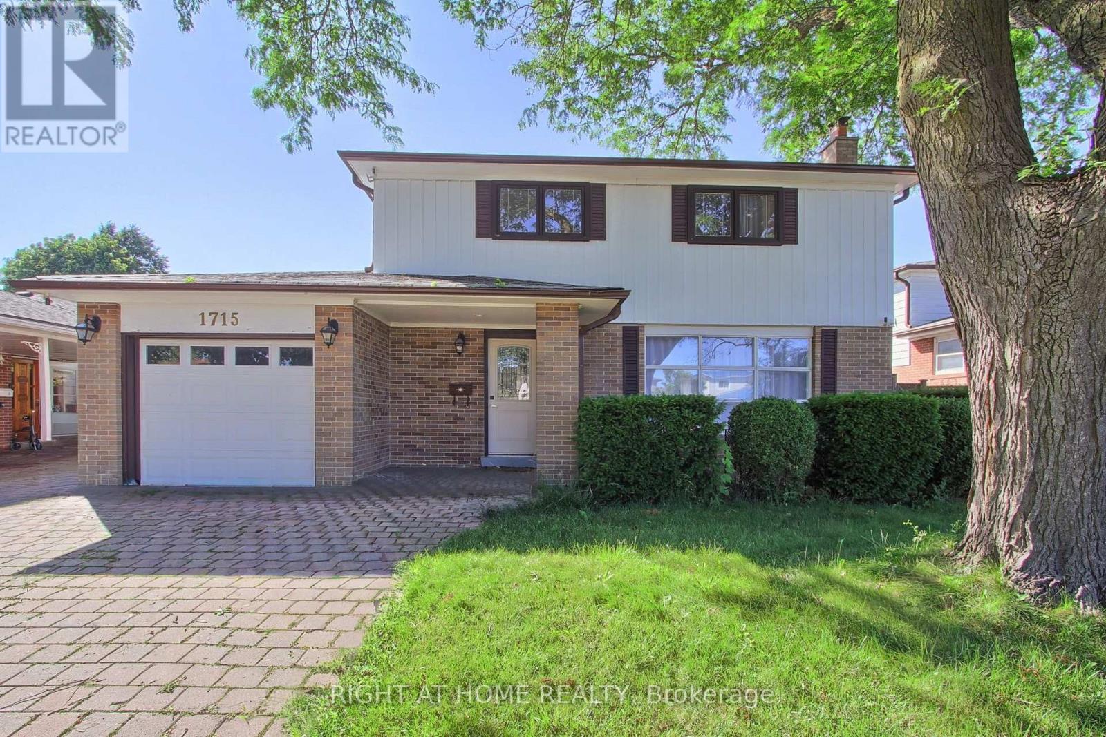 1715 OBERON CRESCENT - 1