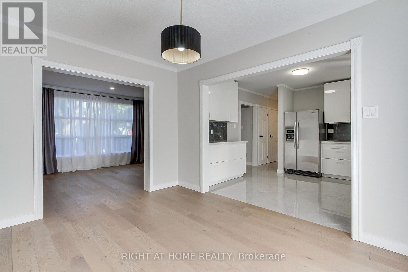 1715 OBERON CRESCENT - 14