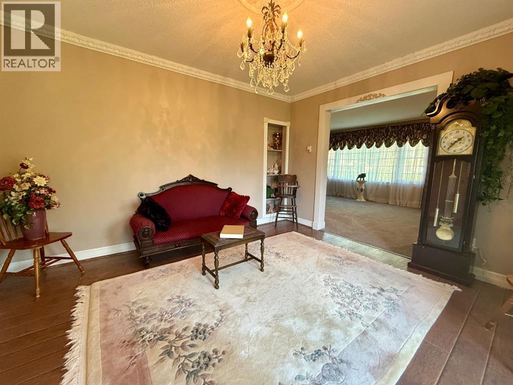 1037 4 Avenue - Image 10