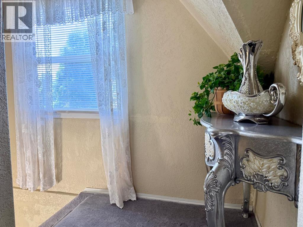 1037 4 Avenue - 29