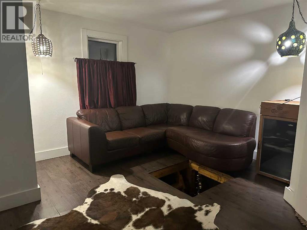 10104 99 Street - 14