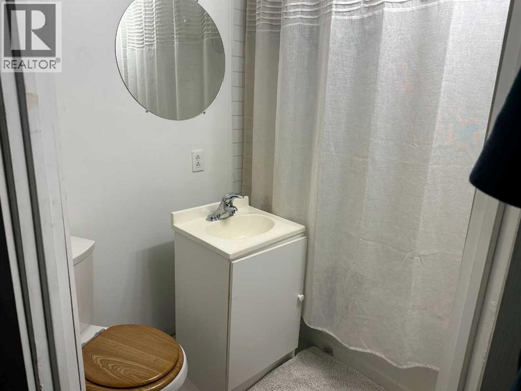 10104 99 Street - Image 12