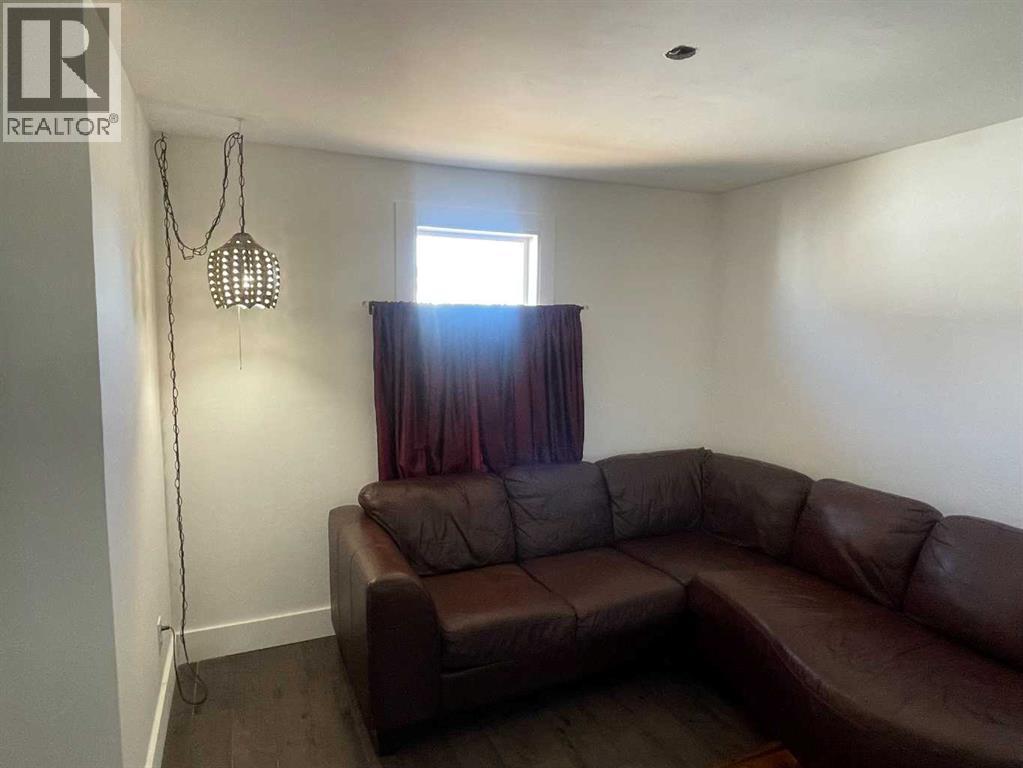 10104 99 Street - Image 9