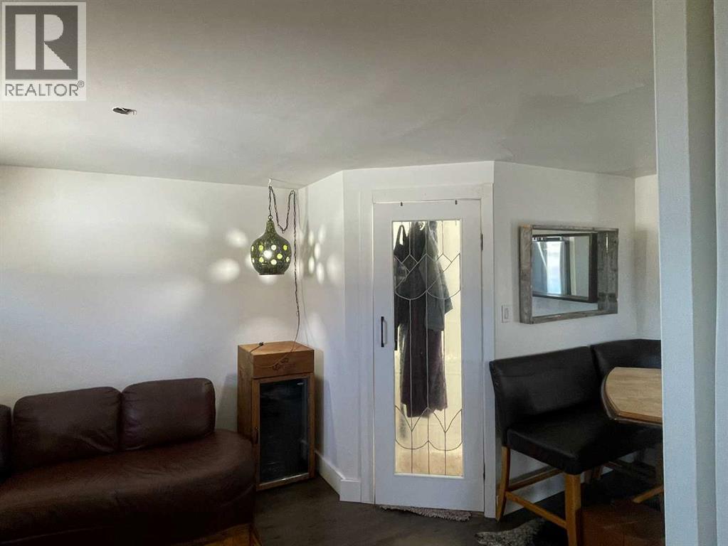 10104 99 Street - Image 11