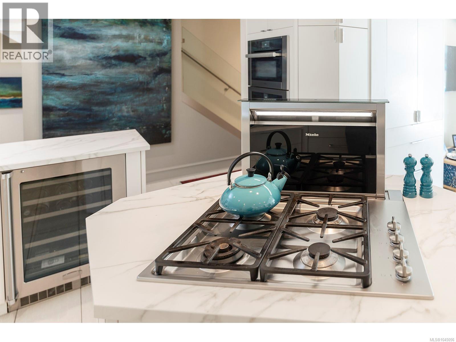 239 Belleville St - 23