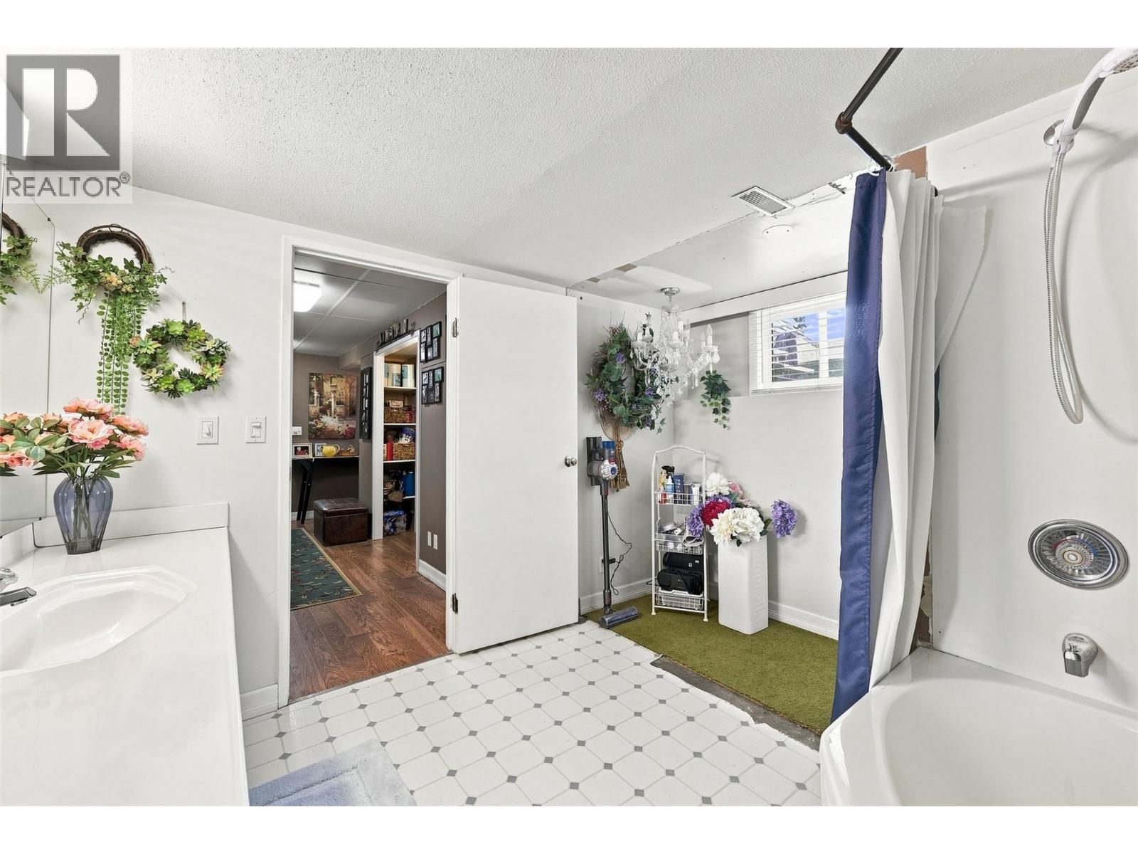 1291 Schubert Drive - Image 40