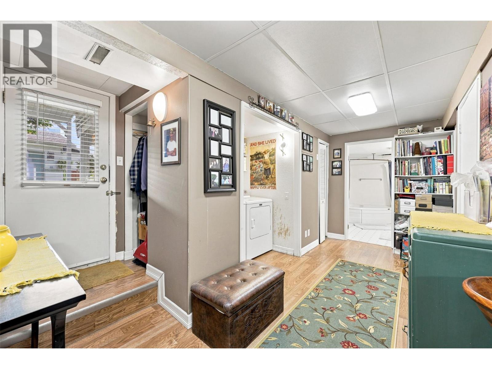 1291 Schubert Drive - 35