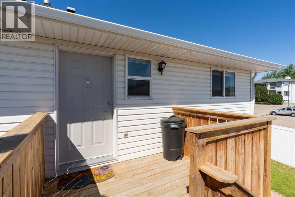 19 Chilcotin Lane West - Photo 5